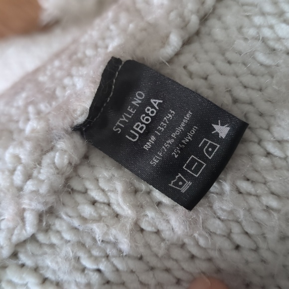 Swter - Picture 3 of 4